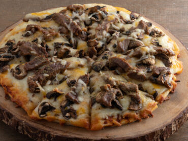 STEAK & MUSHROOM PIZZA